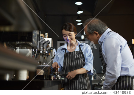 Cafe Cafe 43448988