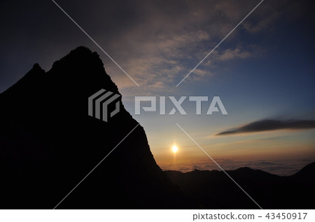 Spear of the sunrise 43450917