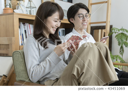 Couple who enjoy each Couple who enjoy each 43451069