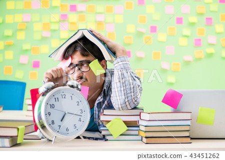 Student with many conflicting priorities 43451262