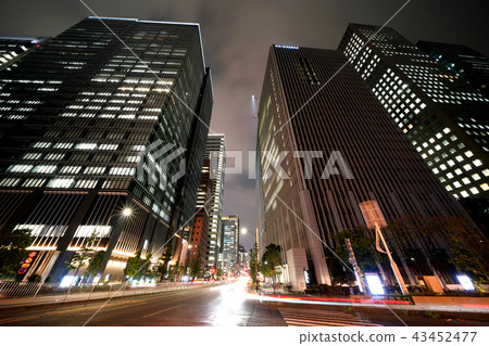 日本的東京都市風景我想看大手町(Keidanren)的辦公區域 日本的東京都市風景我想看大手町(Keidanren)的辦公區域 43452477