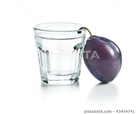 Plum brandy and plums. Slivovitz. 43454741