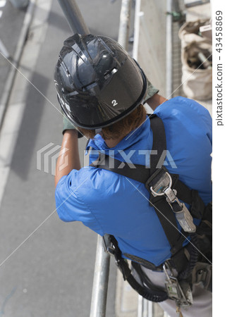 Person who works at the construction site, image 43458869