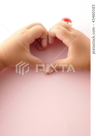 孩子的手做一顆心 43460385