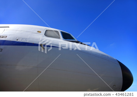 YS-11 YS-11A-500R中型運輸機在佐賀機場公園展出 43461281