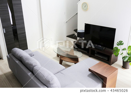 在新房子裡過著用餐 43465026