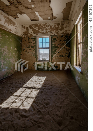 Sand has invaded and taken over these rooms 43467361