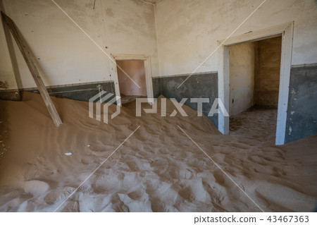 Sand has invaded and taken over these rooms 43467363