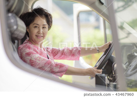 Senior Life Senior Life 43467960