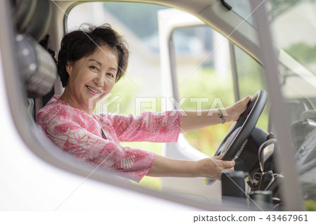 Senior Life 43467961