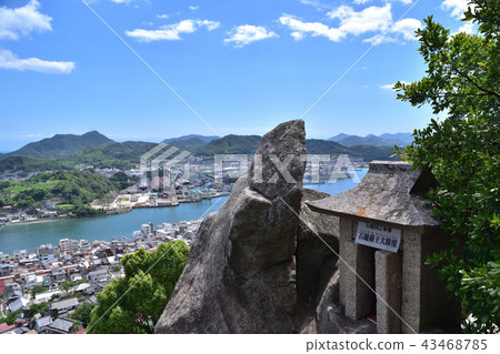 從Senkoji Kurayama的Ishigazo Zaon Gongen看到的Onomichi Channel 從Senkoji Kurayama的Ishigazo Zaon Gongen看到的Onomichi Channel 43468785