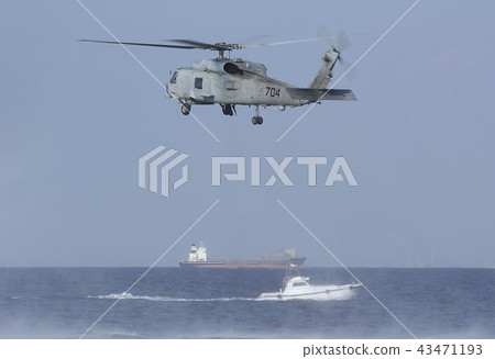 SH-60B日本美國海軍的Seahawk反潛直升機,也積極參與在東海徘徊的東日本大地震的災難調度 SH-60B日本美國海軍的Seahawk反潛直升機,也積極參與在東海徘徊的東日本大地震的災難調度 43471193