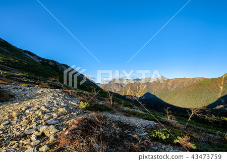 Mt. Hashigatake seen from Chonenarikoshi 43473759