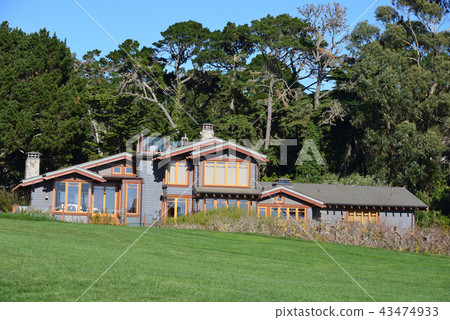 America Pebble Beach 43474933