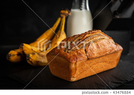 Homemade banana bread 43476884