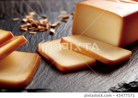 熏制的奶酪圖像 43477571