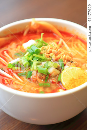 Delicious Tom Yan Kun Noodle 43477609