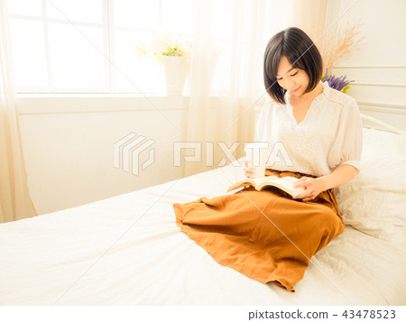 閱讀的女孩 43478523
