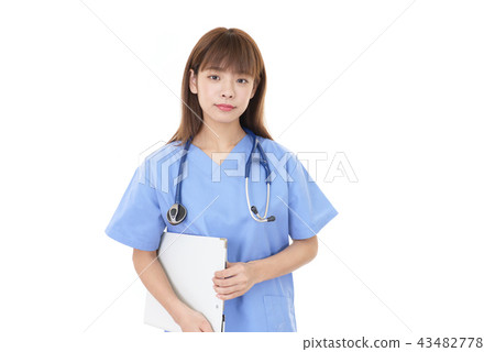 Smiley female doctor 43482778