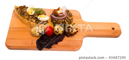 Mushroom tartare 43487295