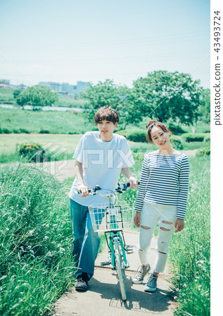 A couple doing a date 43493724