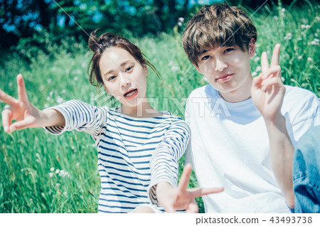 A couple doing a date 43493738