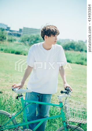 Lifestyle male portrait 43493864