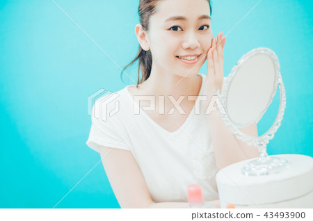 婦女畫象顏色後面秀麗 43493900