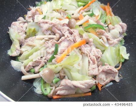 Stir-fry home meat and vegetables (before seasoning) Stir-fry home meat and vegetables (before seasoning) 43496485