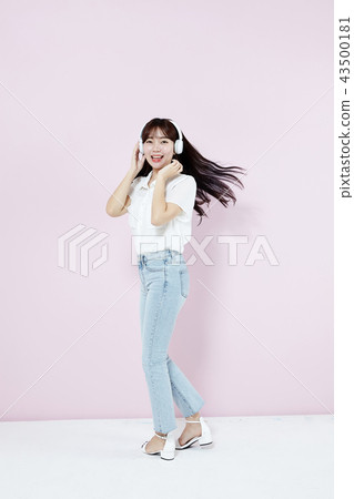 韓國人，漂亮女孩，大學生，無辜，白色，長發 43500181