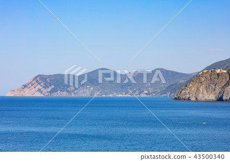 panoramic view of Vernazza panoramic view of Vernazza 43500340