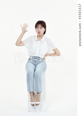 韓國人，漂亮女孩，大學生，無辜，白色，長發 43501317