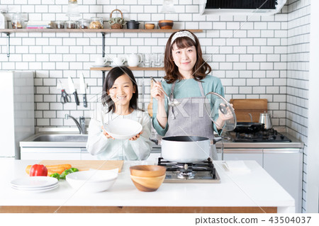 母親女兒廚房用具 43504037