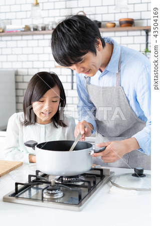 父親和girlfood廚房盤 父親和girlfood廚房盤 43504169