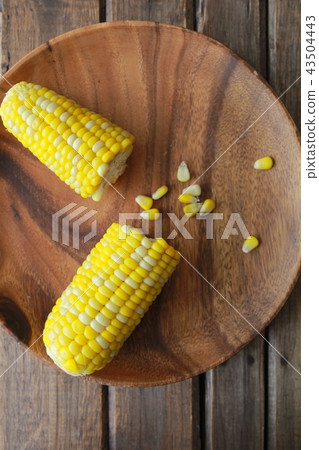 當天早上採摘的北海道甜美美味的煮玉米 43504443