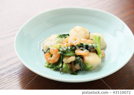 用蝦和捲心菜炒的扇貝 43510072