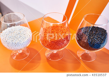 Plastic granular polymer 43510537