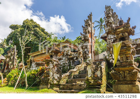 Gates to one of the Hindu temples in Bali 43511298