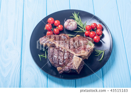 Grilled porterhouse beef steak 43515183
