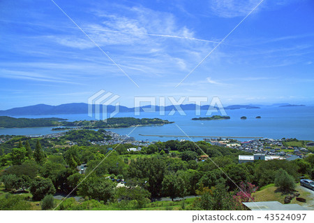 牛窗口觀察台的牛窗口 牛窗口觀察台的牛窗口 43524097