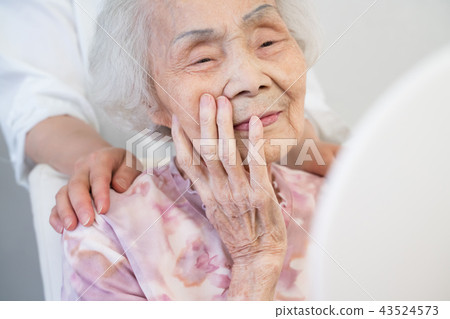 母親和女兒 母親和女兒 43524573