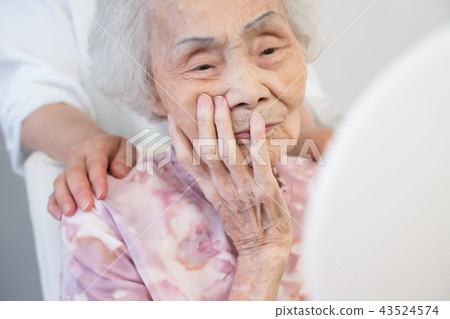 母親和女兒 母親和女兒 43524574