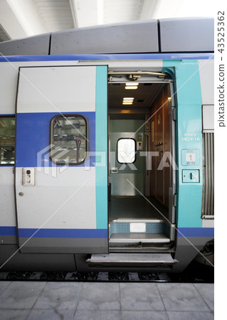 KTX，Seoul Street，Jung-gu，Seoul 43525362