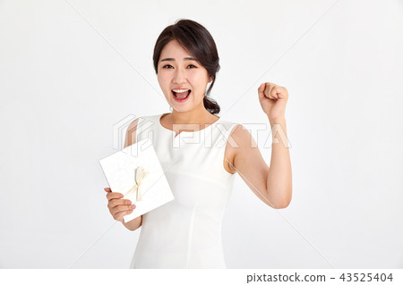 20多歲，30多歲，快樂，結婚，受邀接受婚禮請柬 43525404