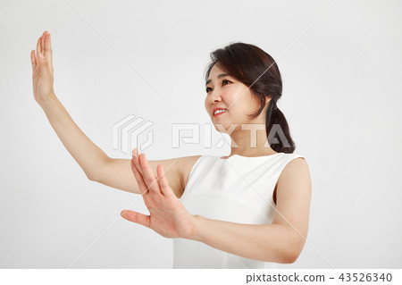 20s, 30s business woman presenting, business, business, 43526340