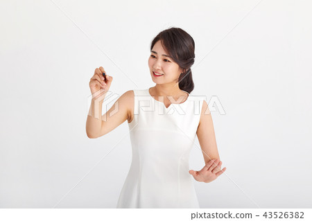 20s, 30s business woman presenting, business, business, 43526382