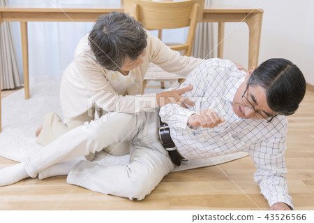 Fracture of falling old elderly people Fracture of falling old elderly people 43526566