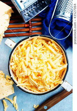 grated cheese 43527064