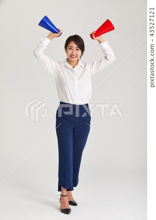 Twenties beautiful woman cheering holding cheering tool, cheering, cheering tool 43527121