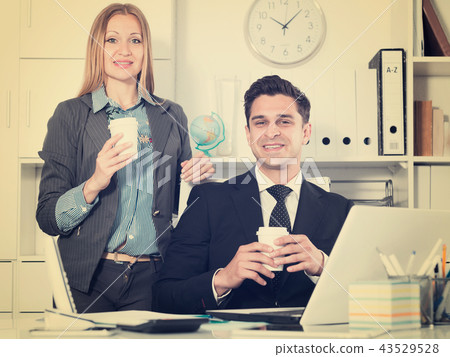 Businesspeople working together at office Businesspeople working together at office 43529528